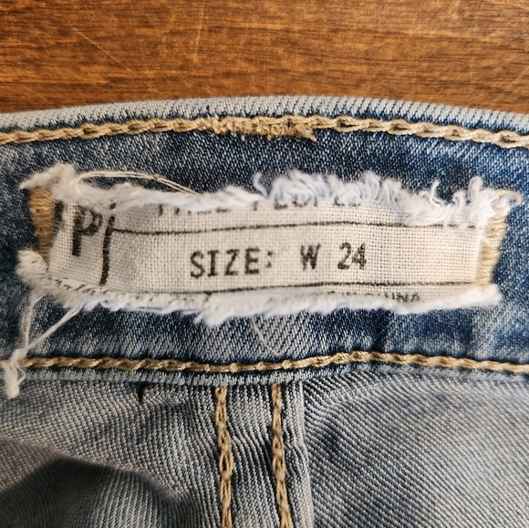 Free People High-Rise Skinny Jeans, size 24 - Picture 6 of 8